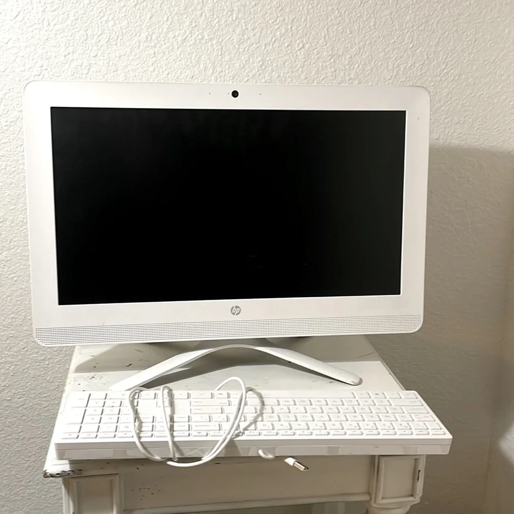 HP computer and keyboard